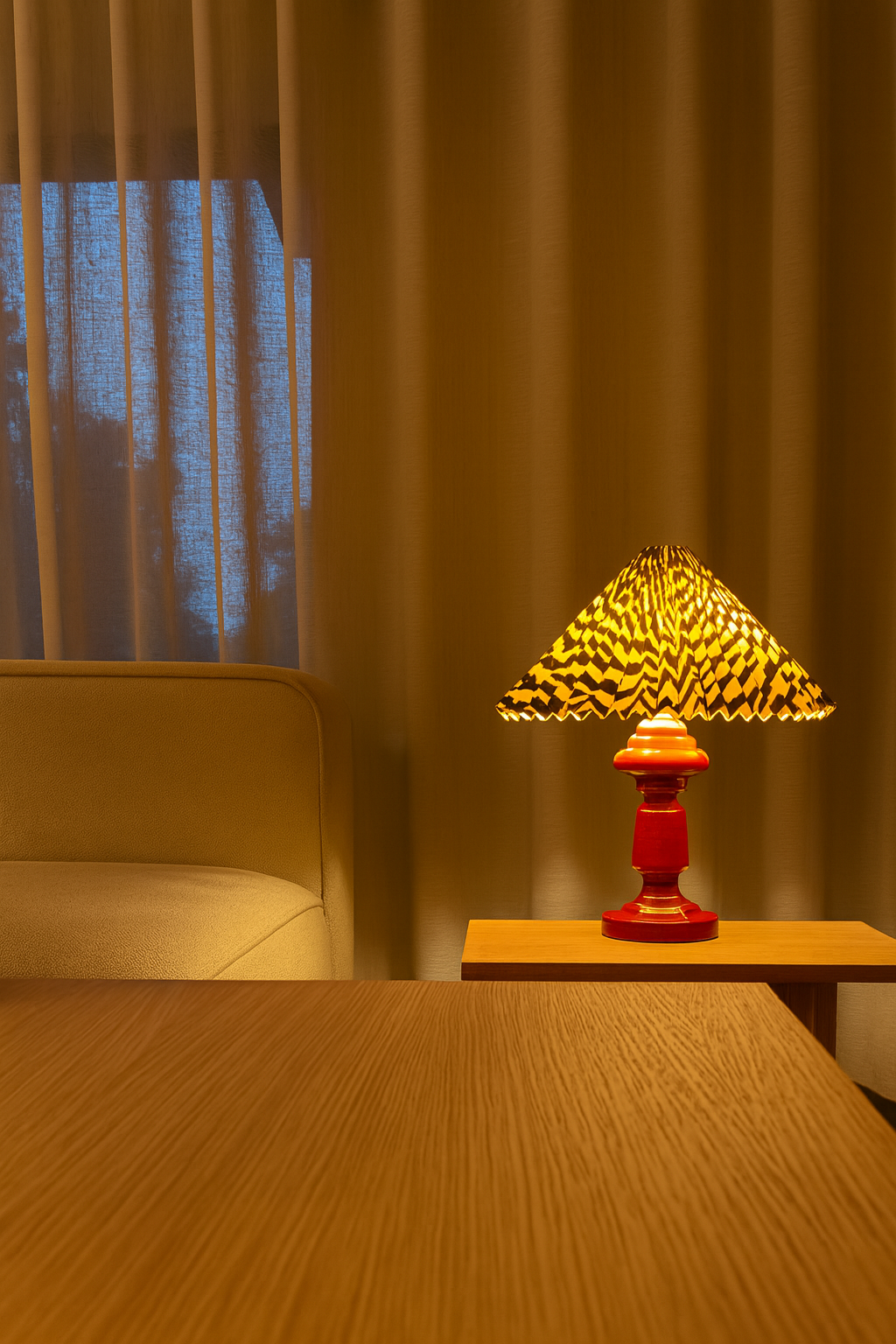 Lampe Petro 1 – Antik Rød Lampe & Zebra Lampeskærm