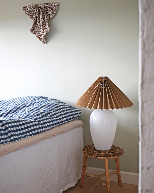 Hvid med brun skærm