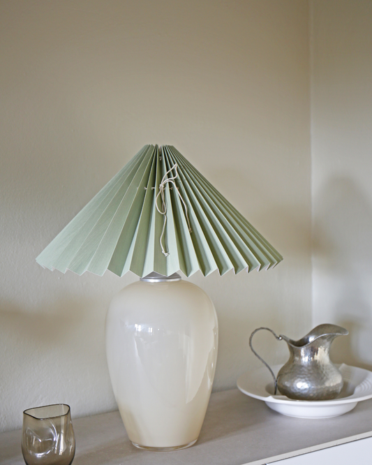 Beige med støvgrøn skærm