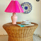 Pink Lampeskærm med lyserød lampe