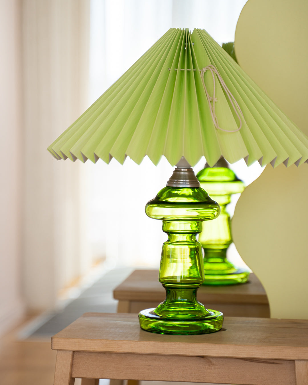 Æblegrøn Lampeskærm med klar grøn lampe
